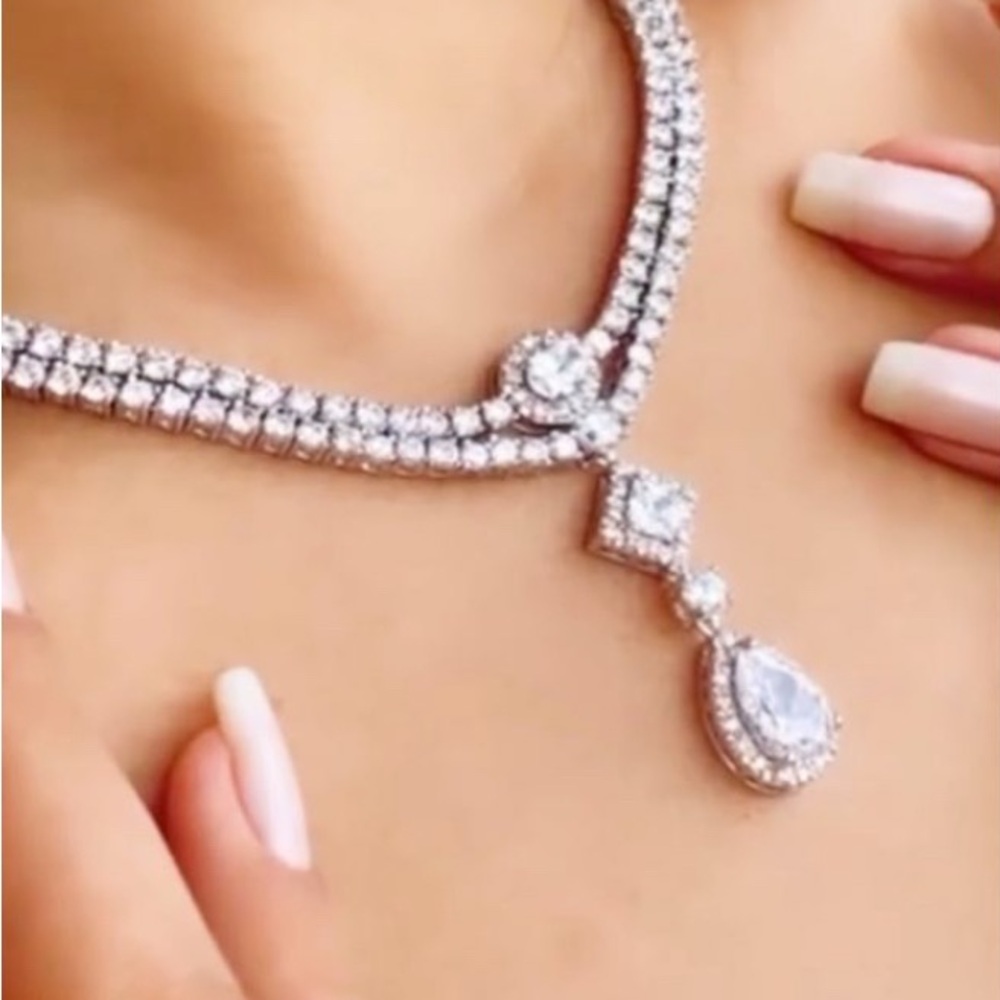 Elegant Silver Necklace with Crystal Accents 18k White Gold Plated CZ Jewelry